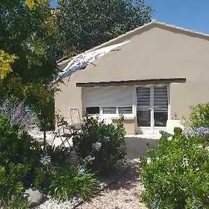 https://le-petit-jas.fr-provencehotel.com